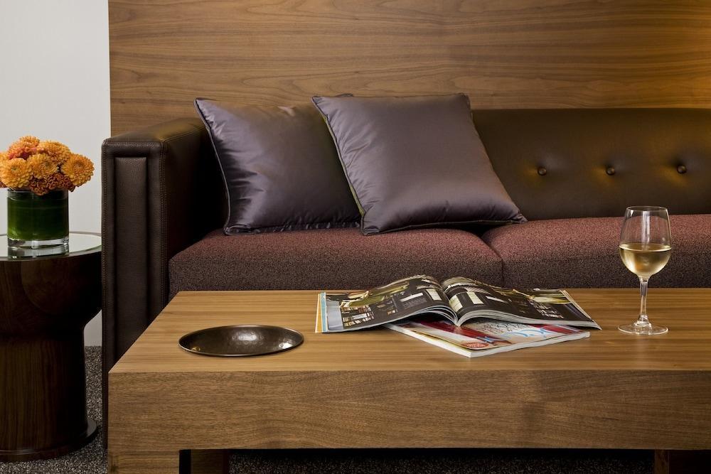 Hyatt Centric The Pike Long