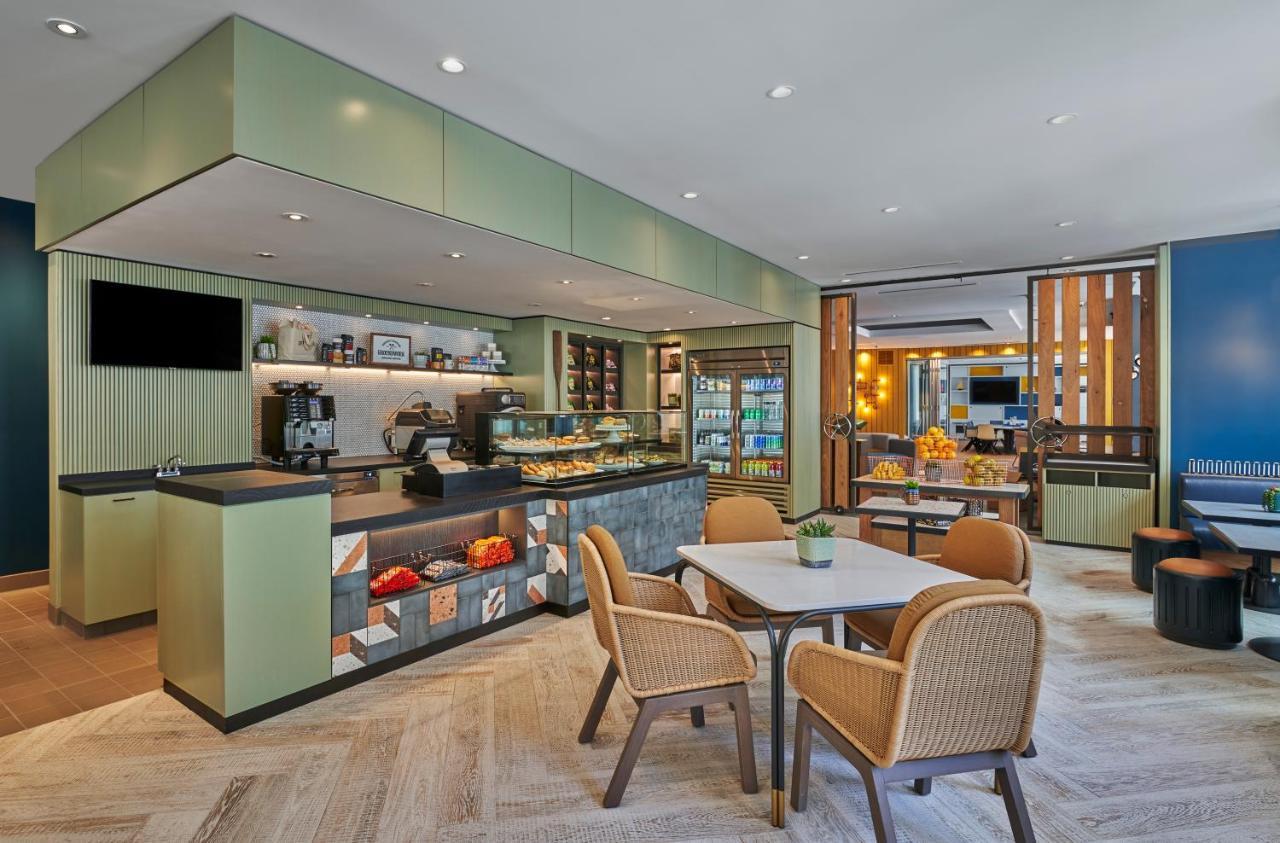 Hyatt Centric The Pike Long Hotel 4*