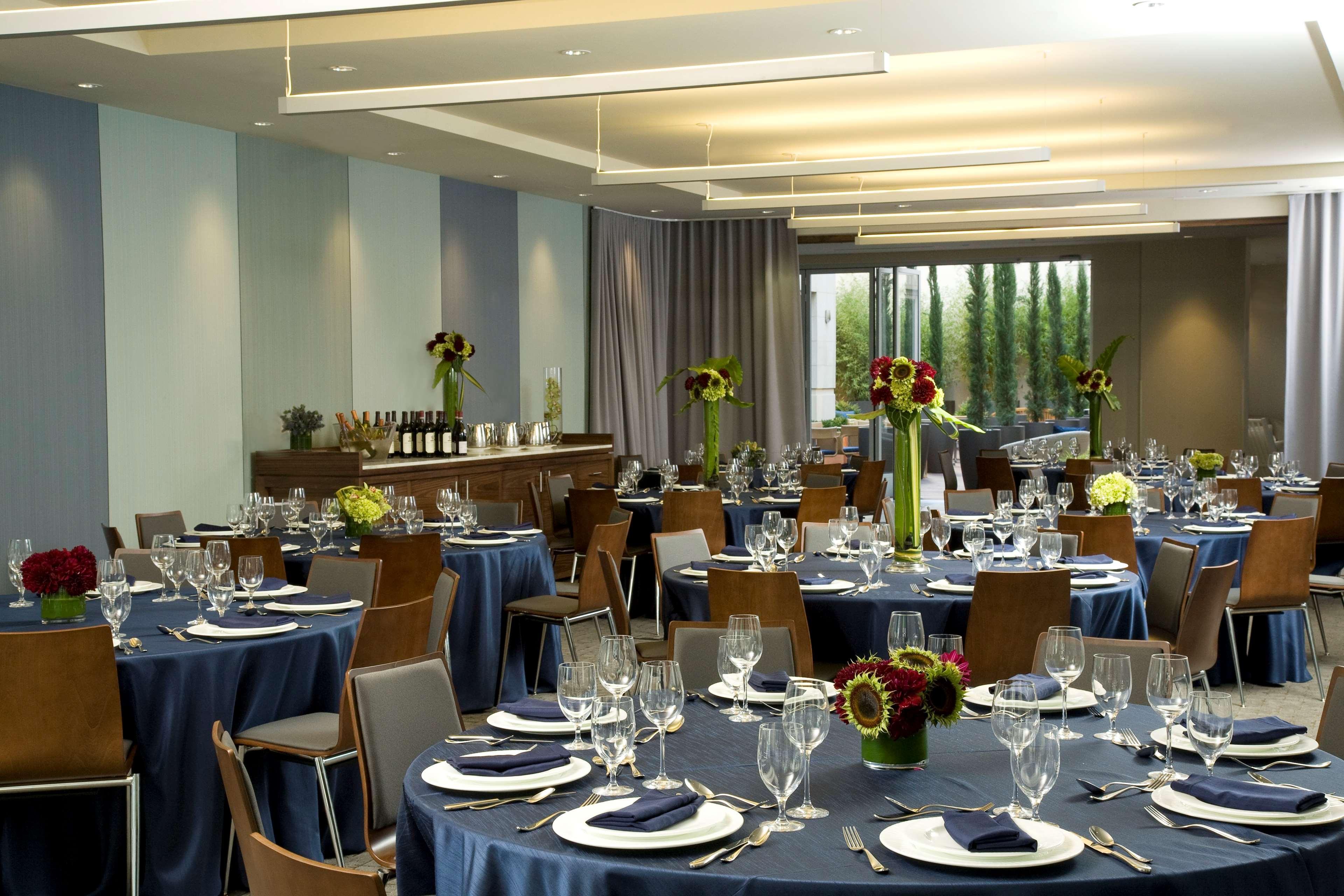 Hyatt Centric The Pike Long Hotel