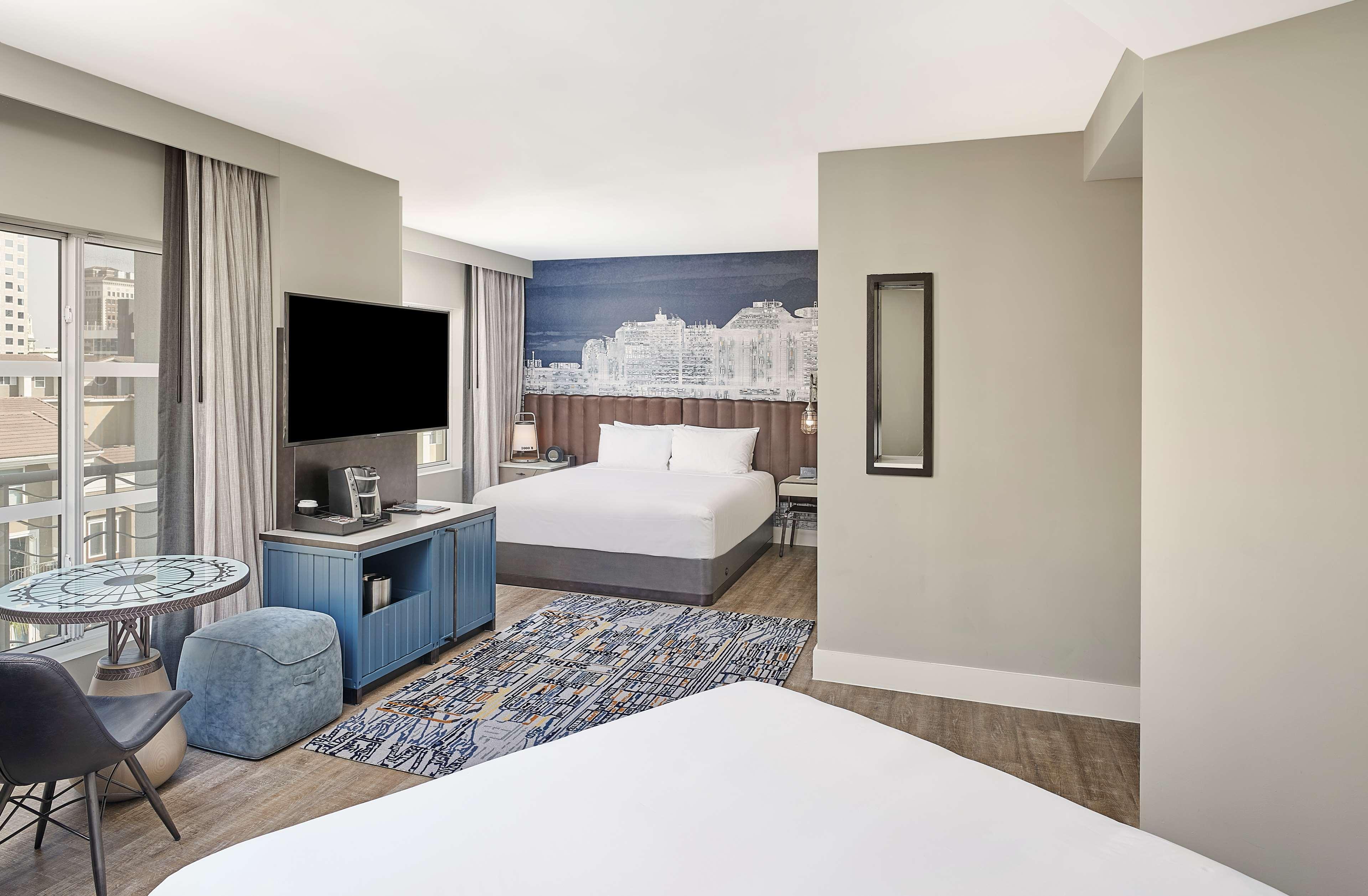 Hyatt Centric The Pike Long Hotel 4*